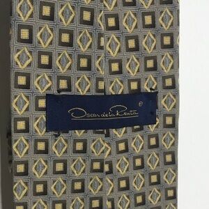 Vintage Oscar De La Renta silk tie gold square Diamond mens career professional